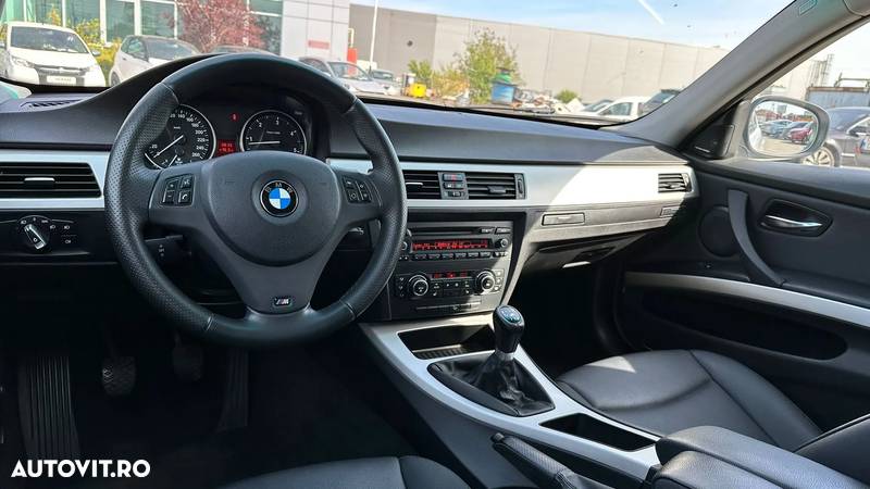 BMW Seria 3 330d xDrive - 35