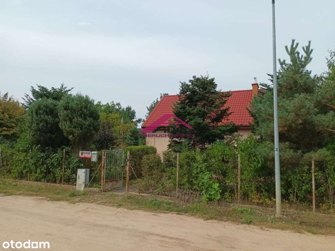 Dom w otoczeniu Zalewu Zegrzyńskiego.