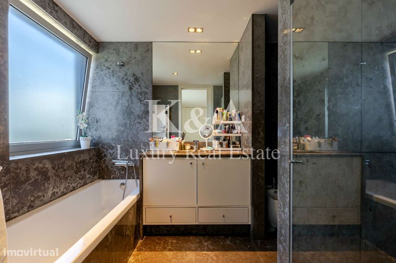 Apartamento T4 em Matosinhos Sul com varanda e vista mar.-20