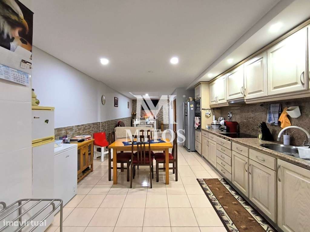 Andar Moradia T4 renovado para venda na Meadela - Viana do Castelo - Grande imagem: 5/22