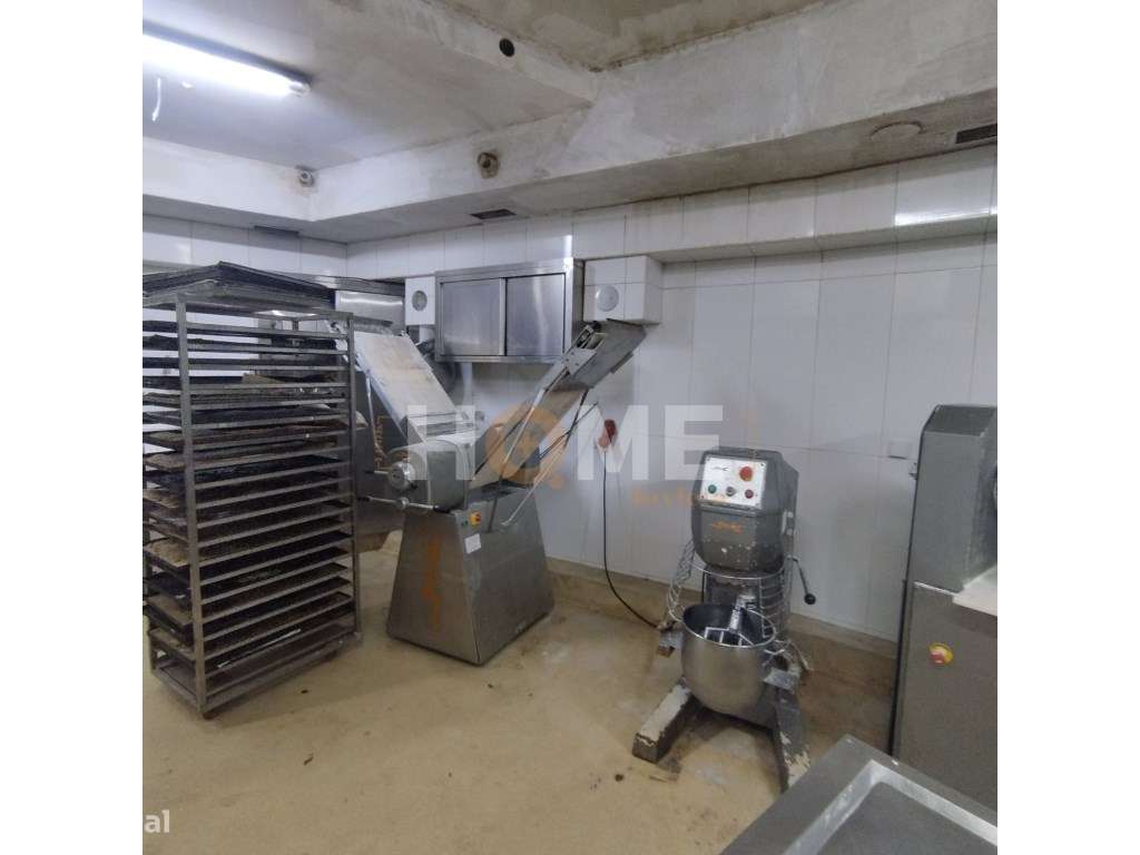 ESTABELECIMENTO COMERCIAL PARA VENDA - CANIDELO, VILA NOVA DE GAIA-10
