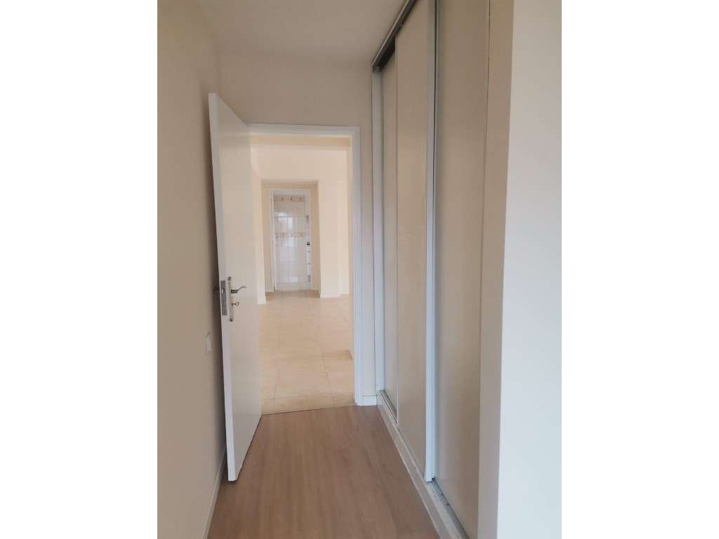 APARTAMENTO T2 PARA VENDA EM TAPADA DAS MERCÊS-4