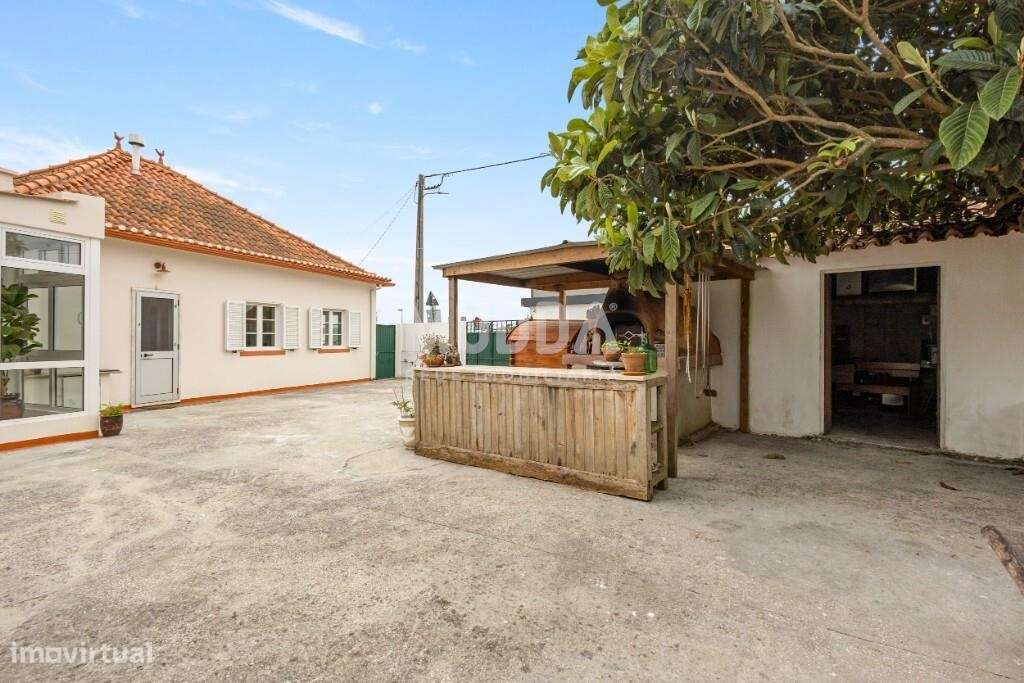 Moradia térrea T3 com anexos e terreno no Campo/Caldas da Rainha-19
