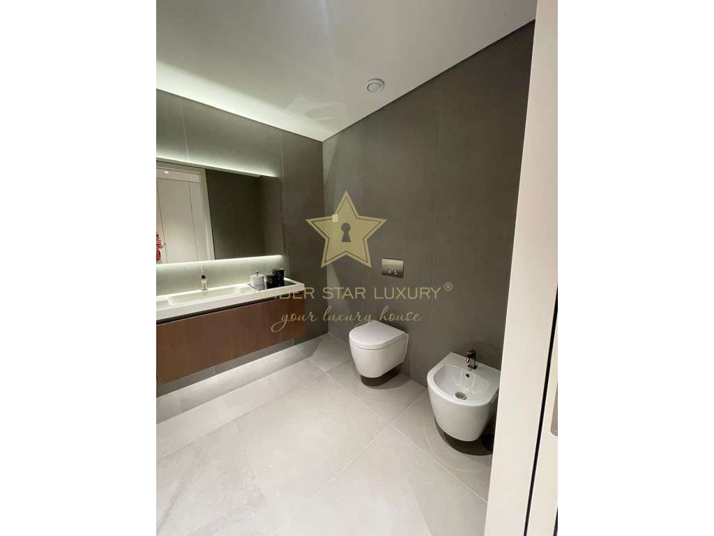 Espaçoso Apartamento de 2 Quartos com Amplo Terraço - Grande imagem: 5/10