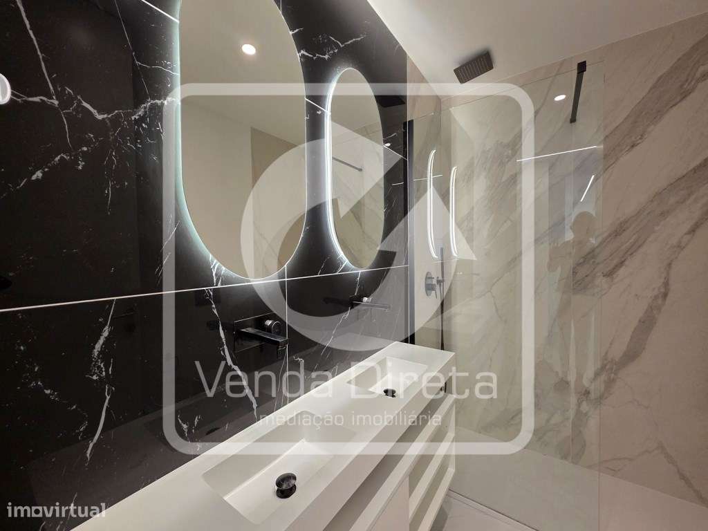 Apartamento T4 no 'Baía Residence' no Barreiro.-11