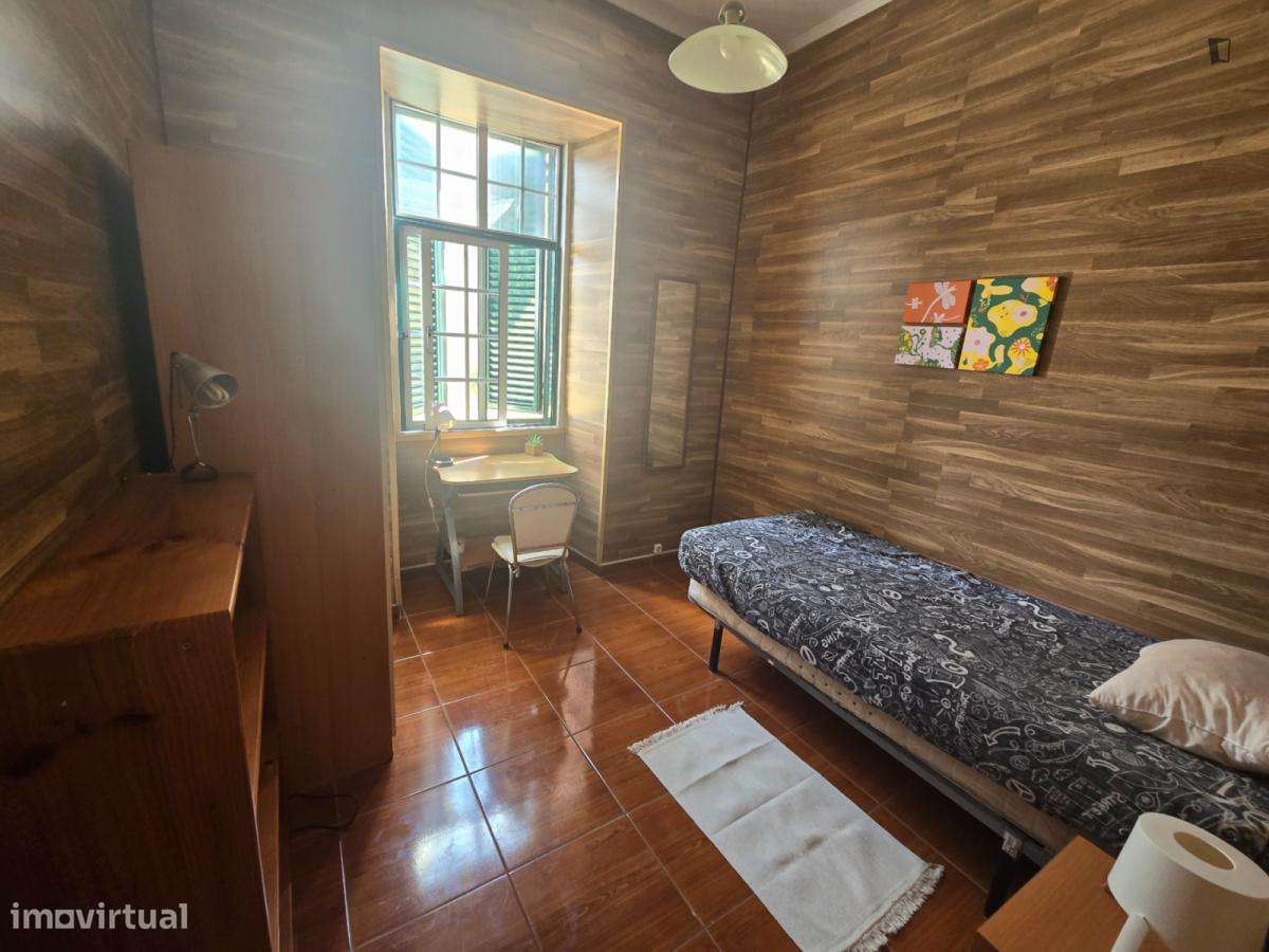 Quarto - localizado em Conchada Coimbra - Grande imagem: 4/10