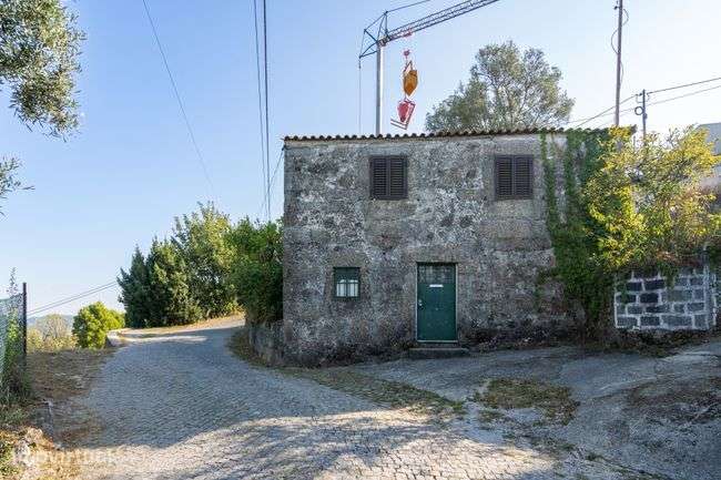 Moradia T2 para restauro - Este S. Pedro, Braga - Grande imagem: 1/10