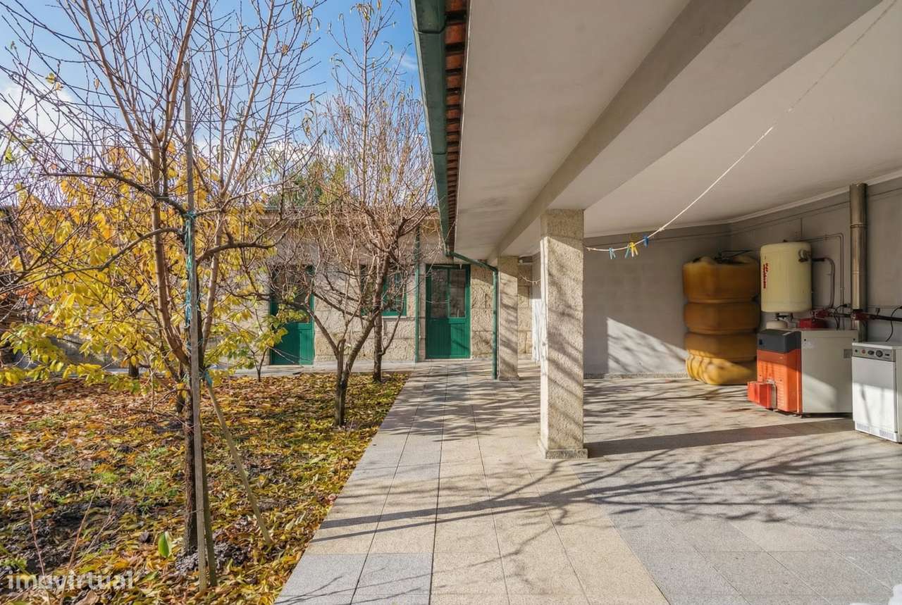 Moradia T5 em pedra em Vila Verde da Raia - Chaves-42