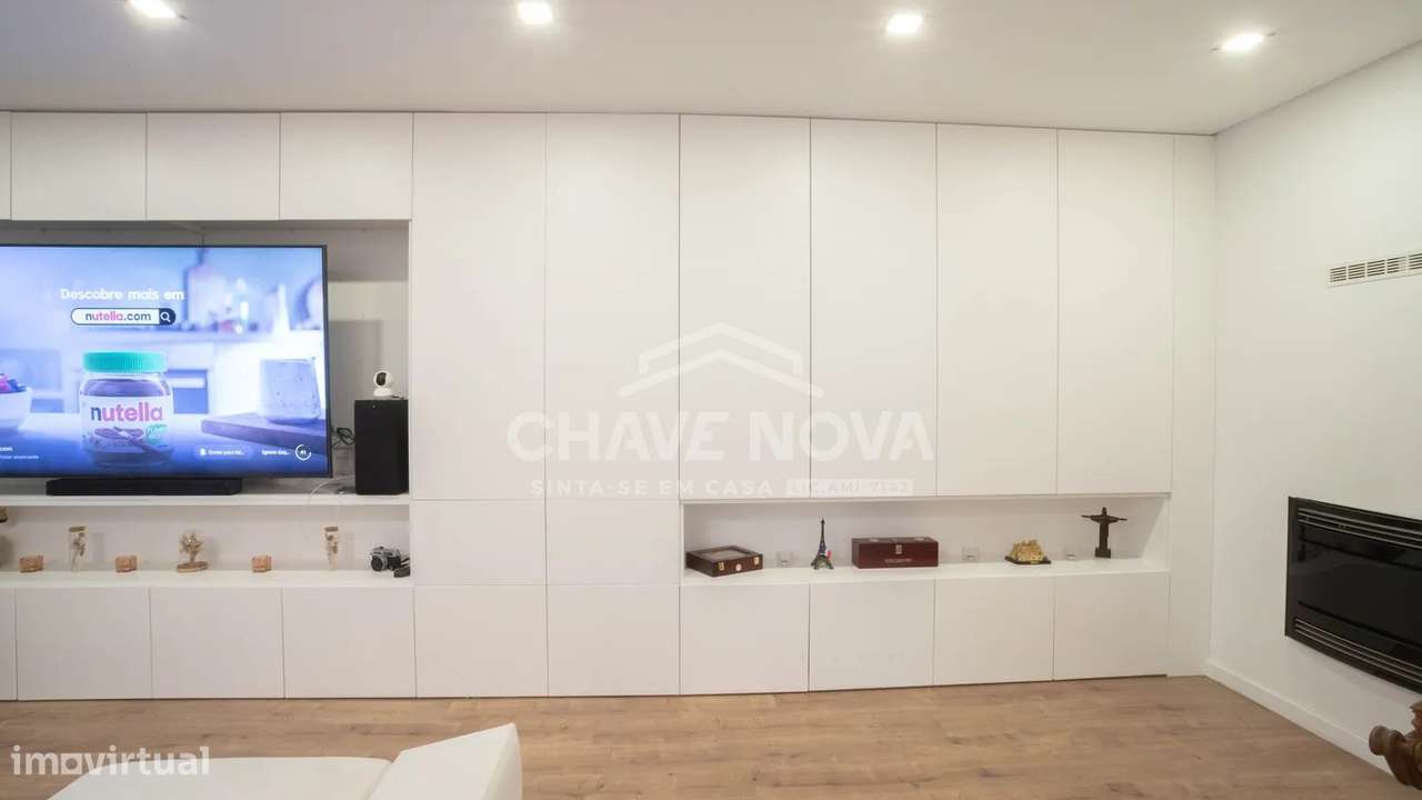 Apartamento T3 Renovado em São João da Madeira-5