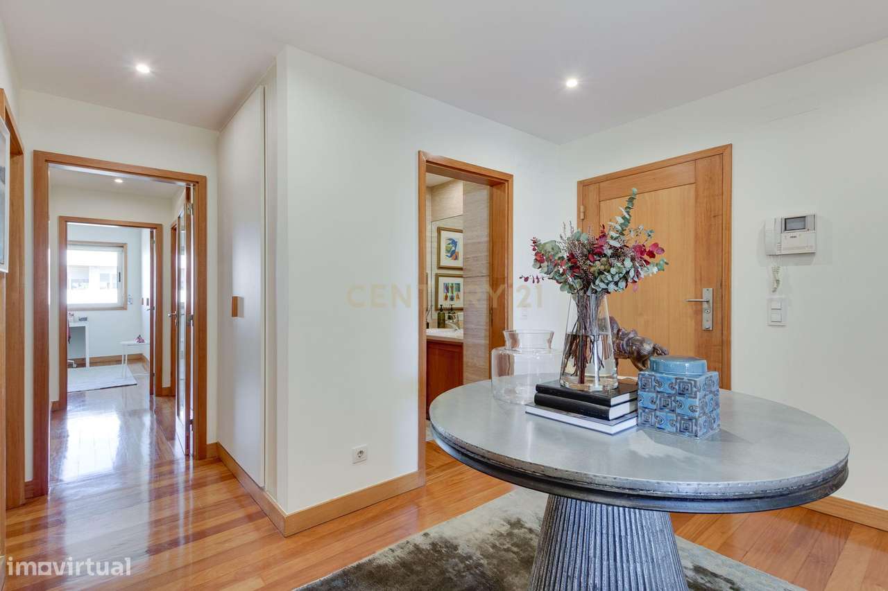 T4+1 na 1ª linha Condomínio fechado Parque das Conchas-54