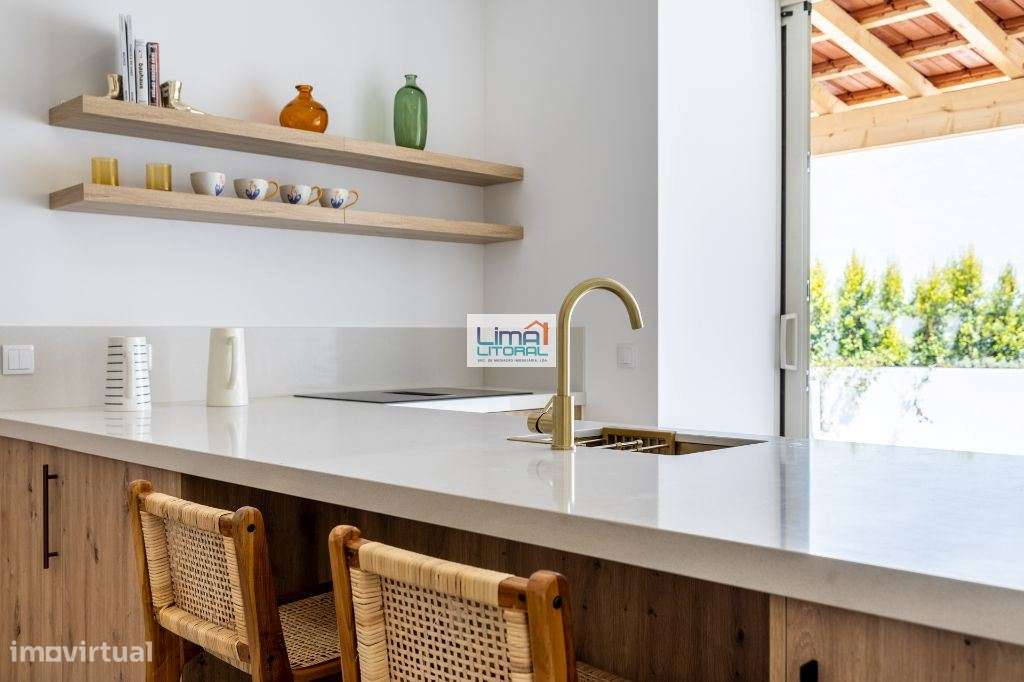 Moradia T3 renovada - próximo da praia da Nazaré-5