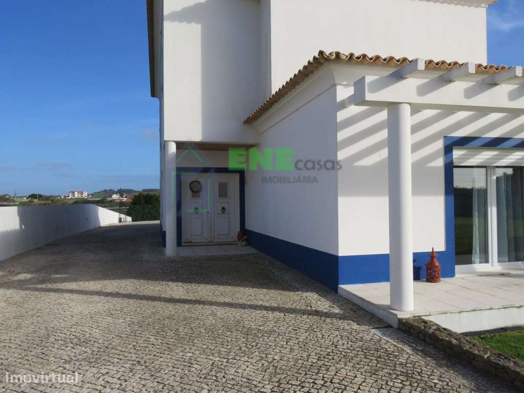 Moradia T5 Isolada em Barril - Grande imagem: 4/37