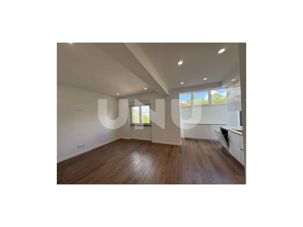 Apartamento T2 na Amadora com muita luminosidade-16