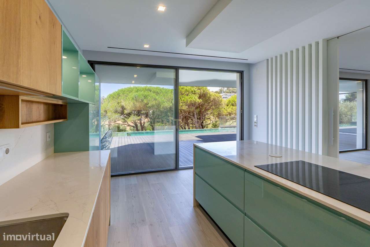 Moradia premium em Cascais onde o luxo e a natureza se encontram-15