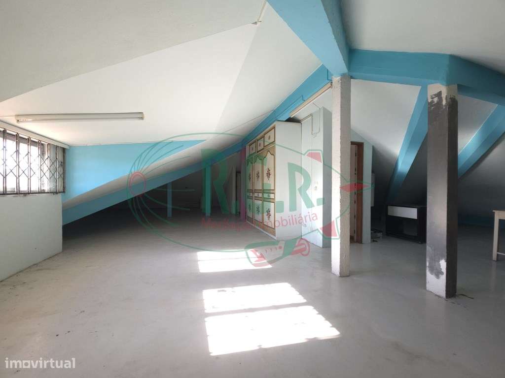 Moradia Isolada T3 | Piscina | Vistas Rio | 5 Min Porto-36