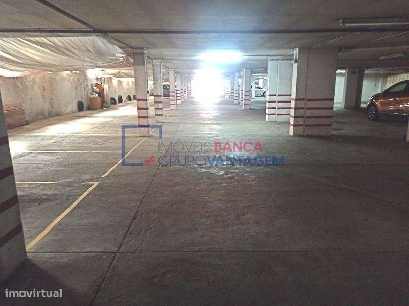 Lugar de Estacionamento São Pedro da Cova - Grande imagem: 4/5