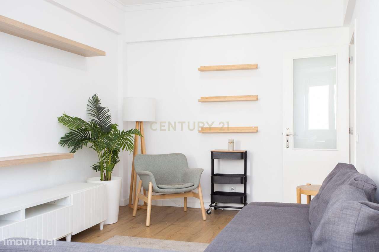 Apartamento T2 a venda Renovado e Mobilado | Pronto a Habitar-16