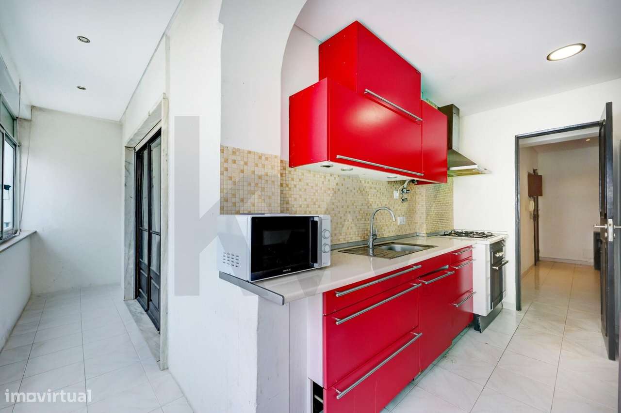 Apartamento T3 Monte da Caparica Rua General Humerto Delgado-38