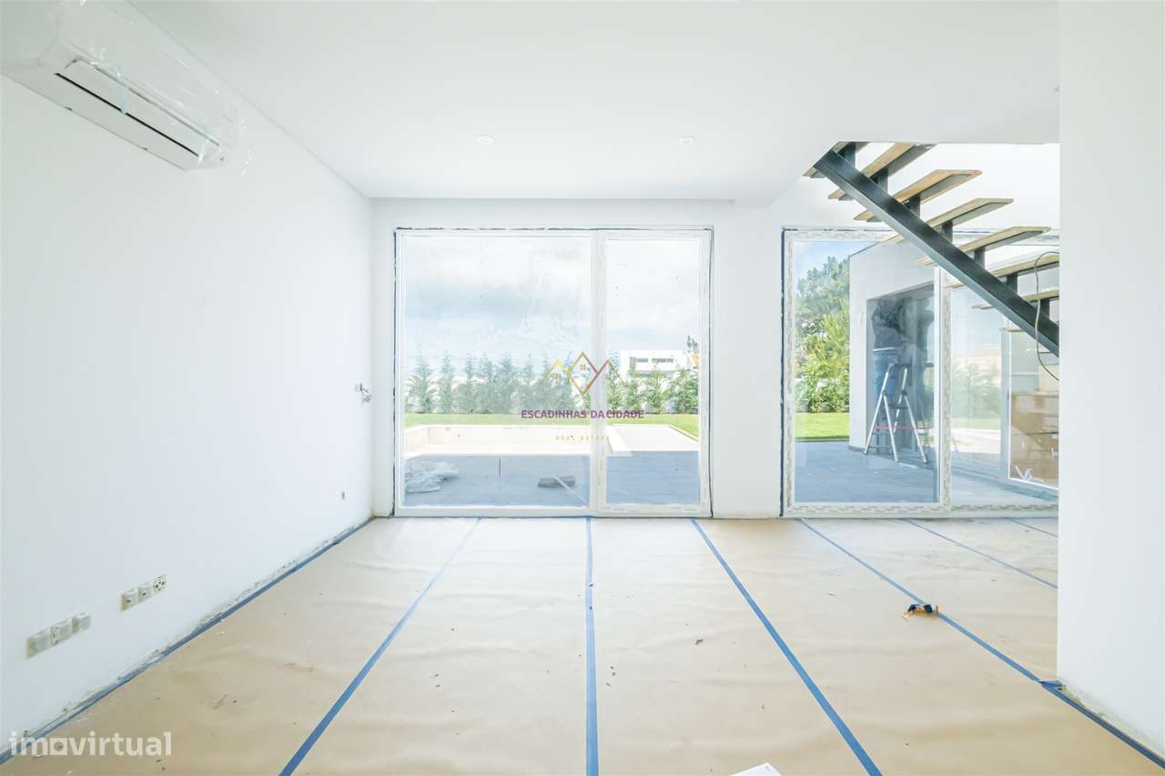 Moradia com piscina privativa em Santa Cruz-33