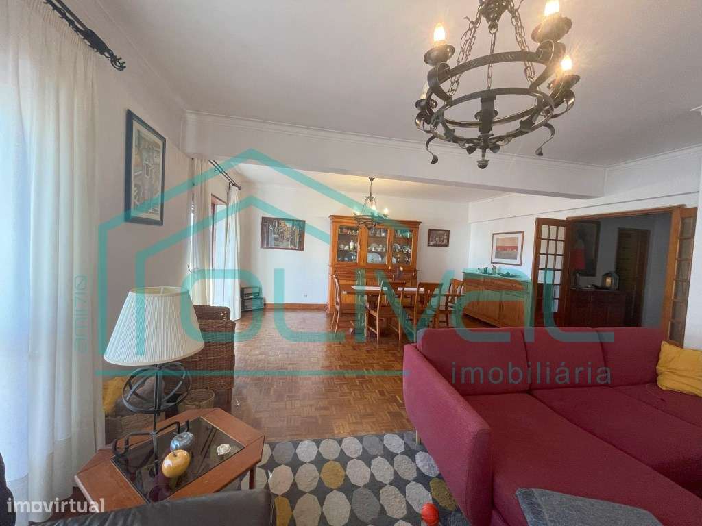 RESERVADO Apartamento T4 transformado em T3-4