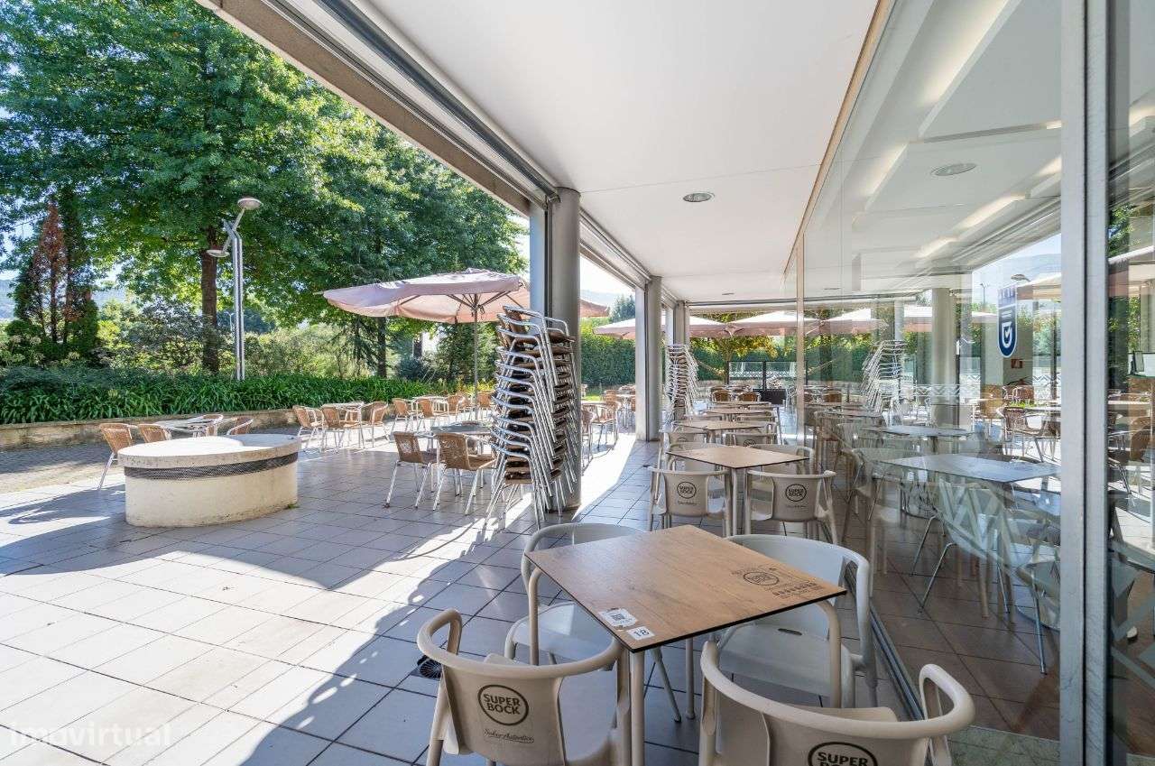 Café com Esplanada e Classificação de 4.6 no Google Reviews - Grande imagem: 4/26