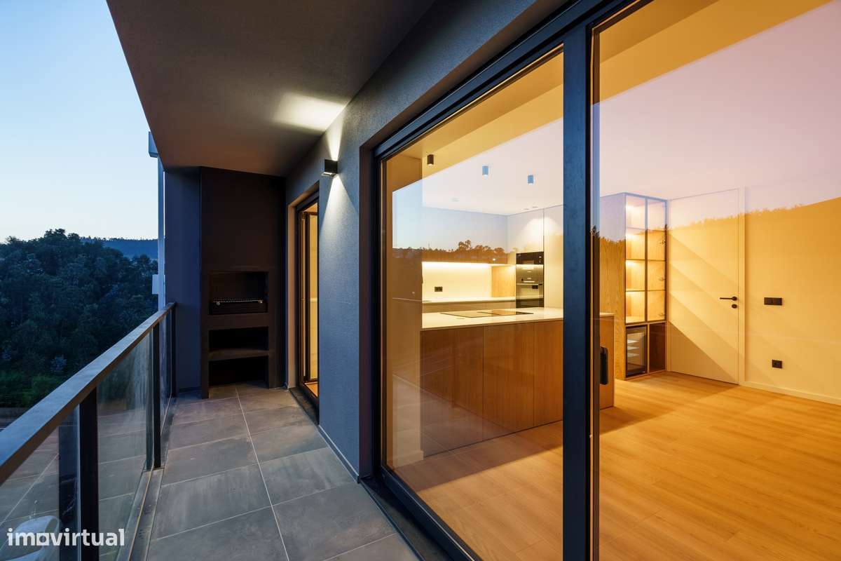 Apartamento T3 Novo com Vistas & Varanda-14