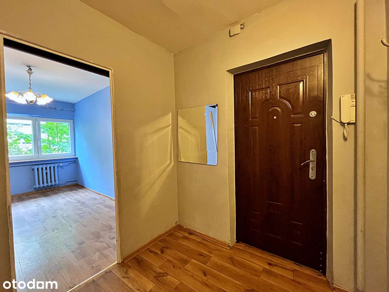 2 pokoje na parterze do remontu - ul. Rojna 10-2