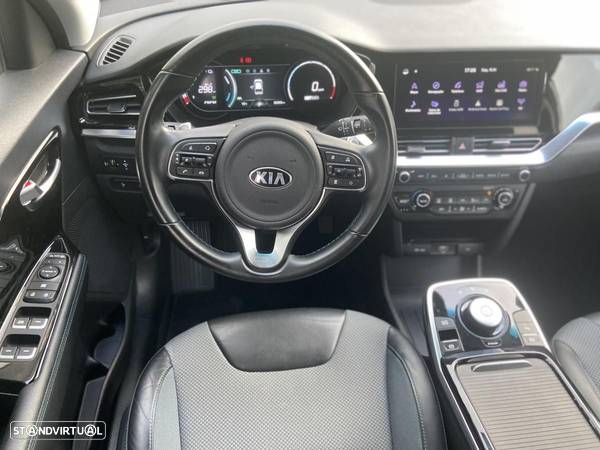 Kia e-Niro EV 64kWh Drive - 23