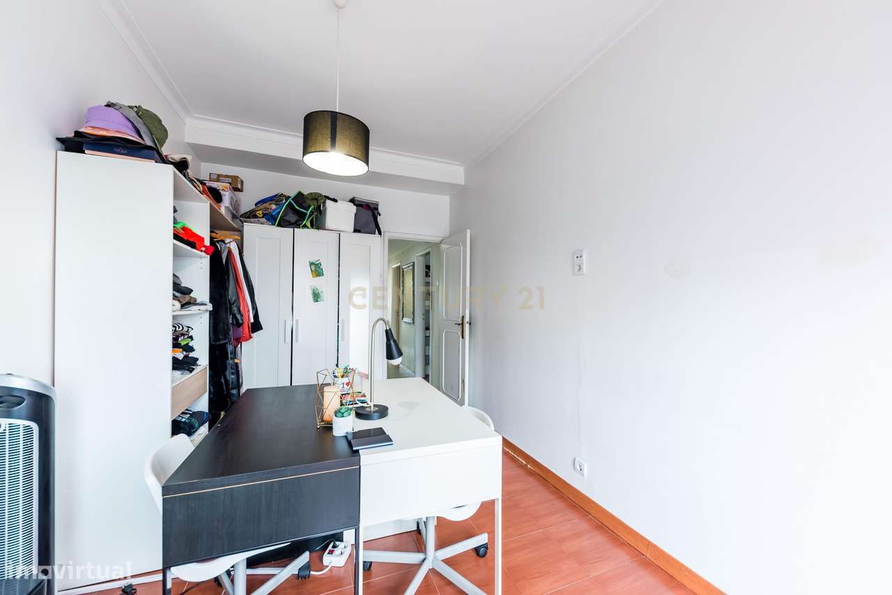 Apartamento T3 à Venda em Almada, Laranjeiro-18