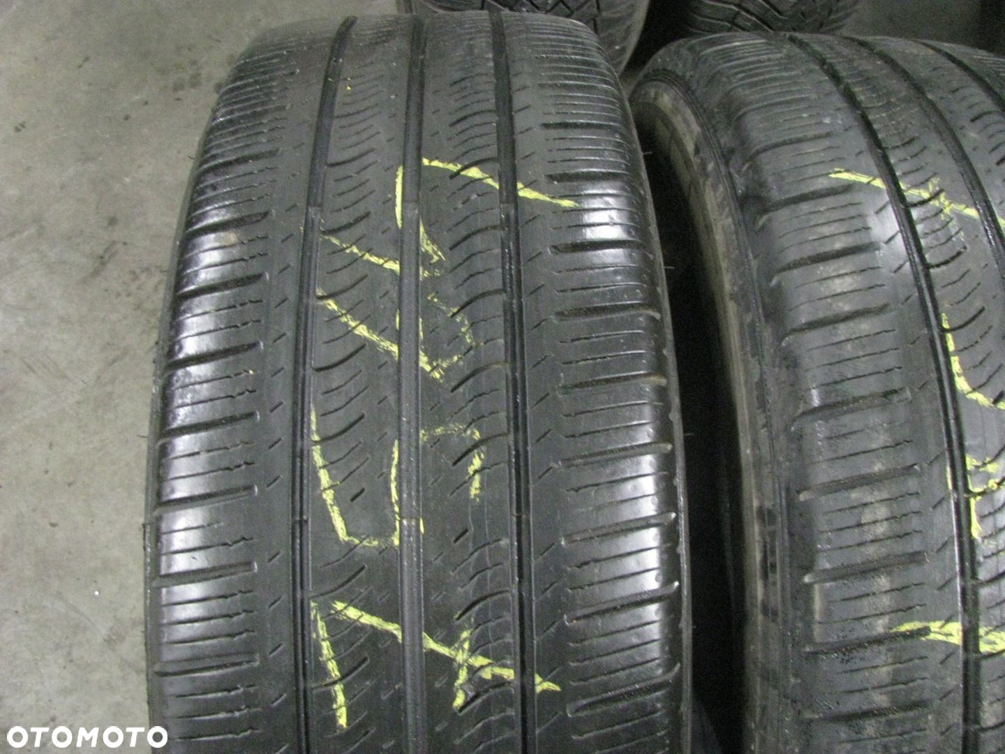 PIRELLI CARRIER ALL SEASON 235/65R16C 5mm 2szt - 2