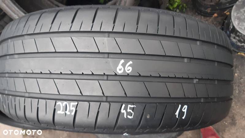 Bridgestone 225/45/19 nr 66 - 1