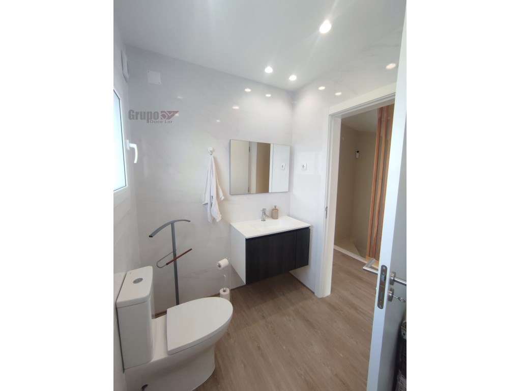 Moradia Geminada T3 Triplex, com Garagem e como Nova em Quinta do C...-18