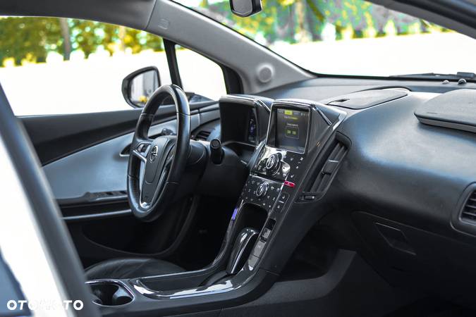 Opel Ampera - 8