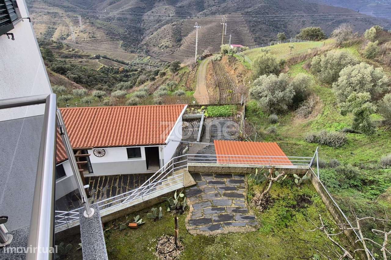 Moradia com 3 frações independentes habitacionais-15