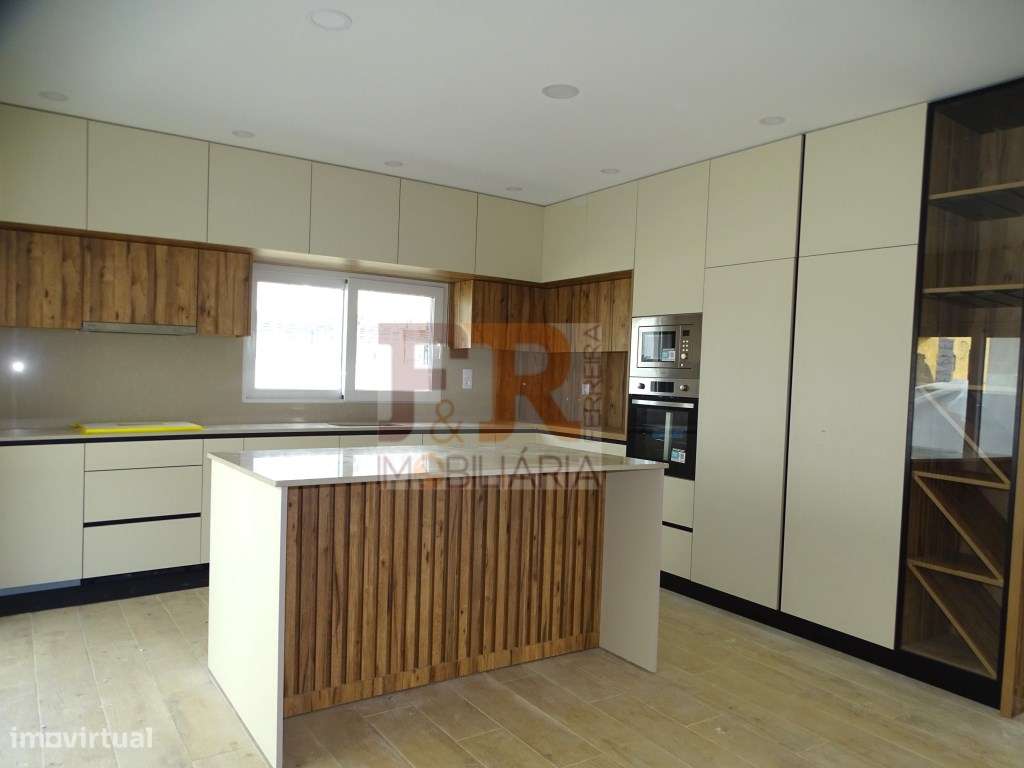 Moradia Isolada Térrea T4 com Garagem - Quinta do Anjo Palmela-4