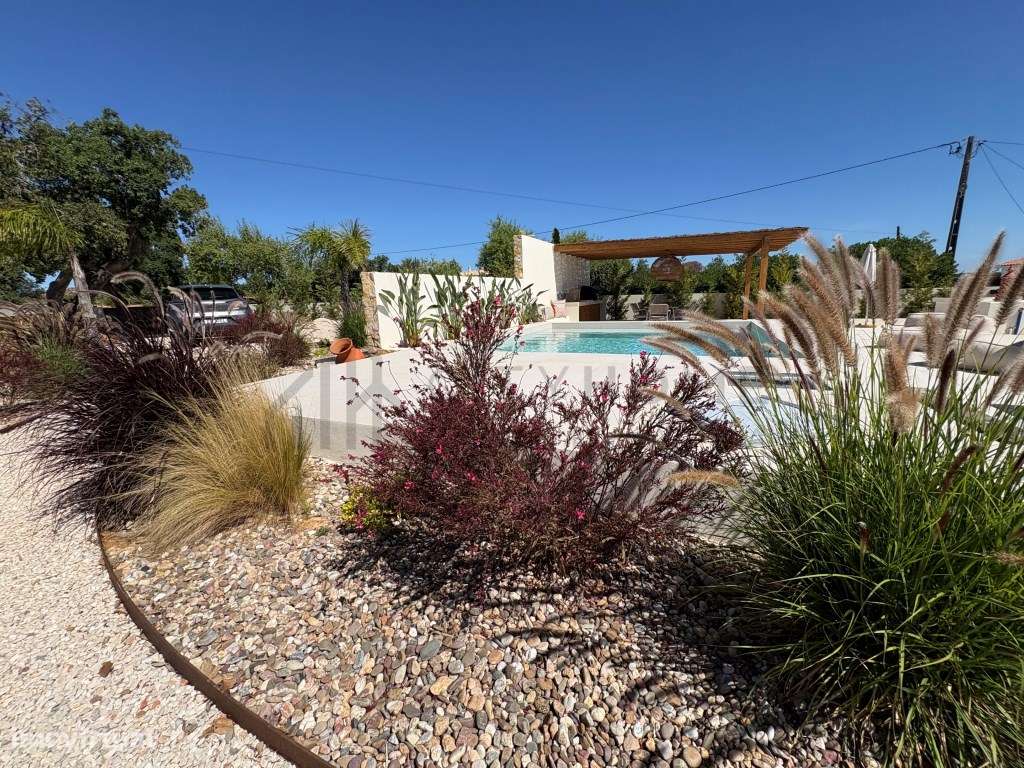 MORADIA DE CHARME COM 4 SUITES INDEPENDENTES E PISCINA-34
