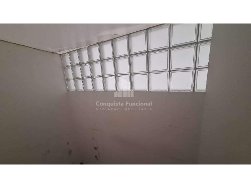 Loja com Viabilidade para Habitação | Canidelo - Gaia-7