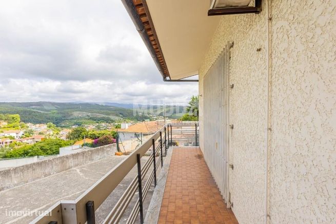 Moradia Espaçosa e Versátil em Oliveira de Azeméis-22