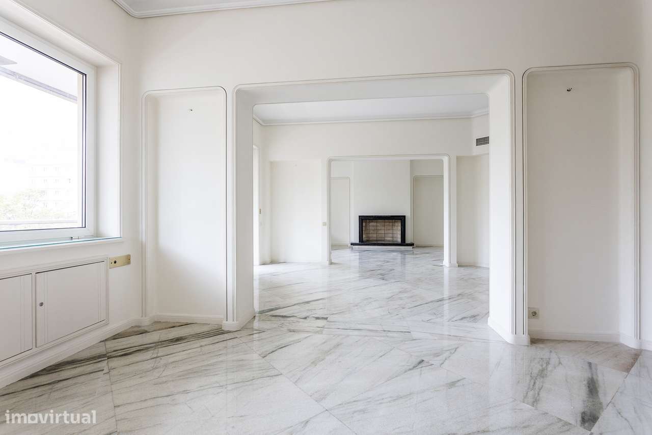 Fantástico T4 com garagem no Campo Pequeno - Grande imagem: 5/19