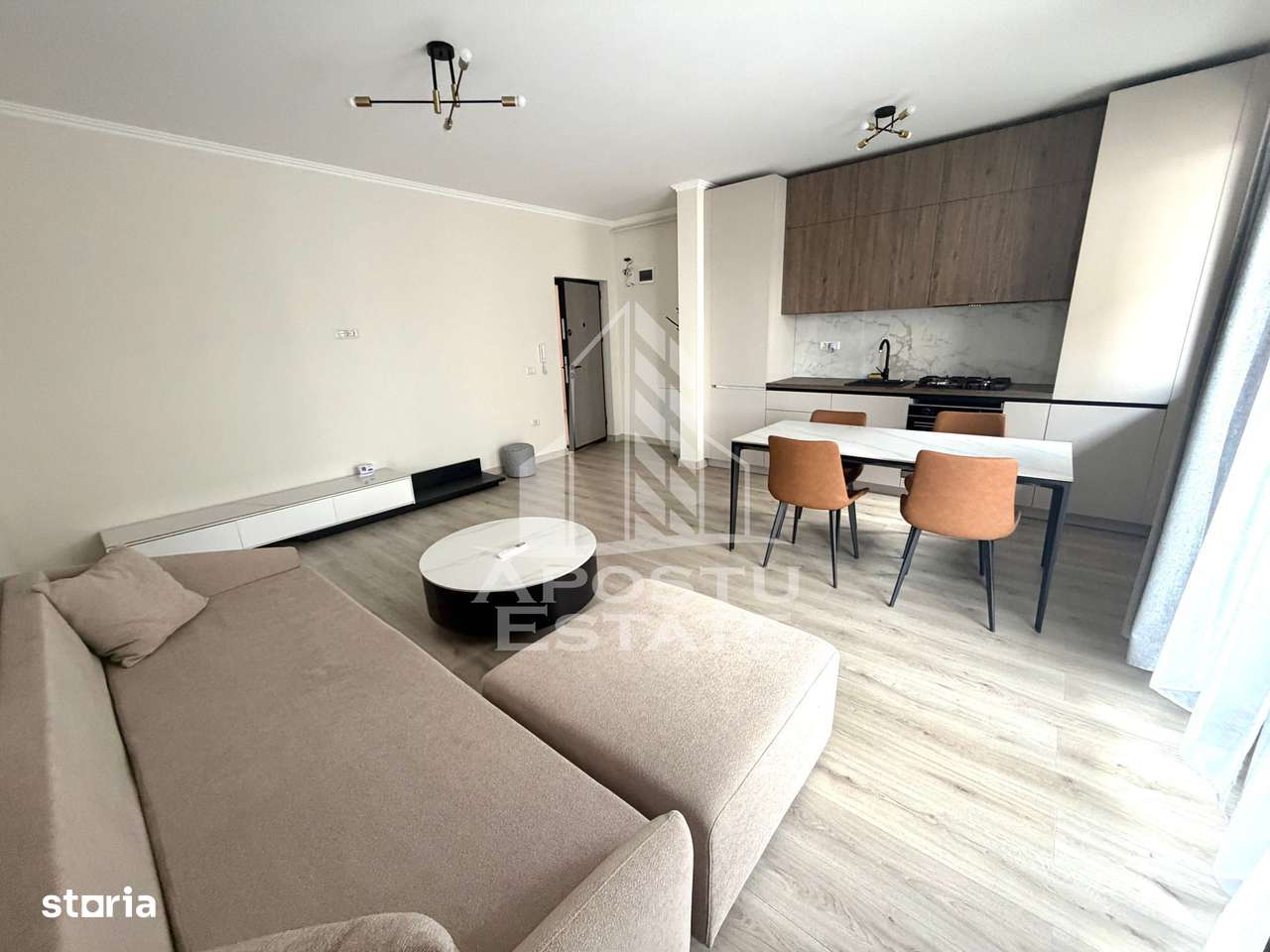 Apartament 2 camere, centrala proprie, loc de parcare, Giroc - Imagine principală: 2/10