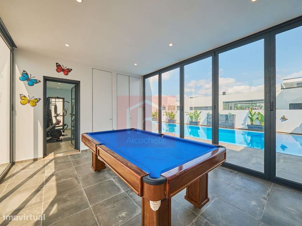 Moradia T5 de Luxo com Piscina Infinita Aquecida e Jacuzzi em Corte...-25