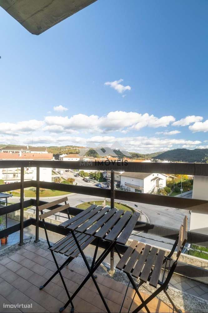 Loja | Centro Comercial S. Pedro do Sul | Luz Natural | Duas frentes S-7