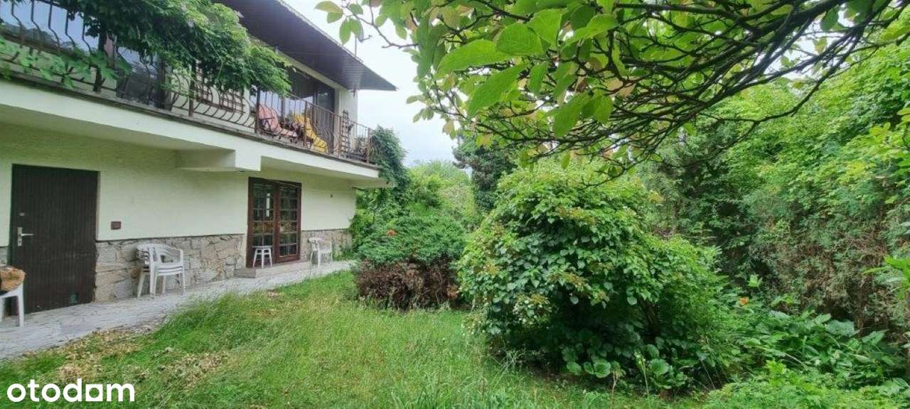 Dom z potencjałem - dwa poziomy, piękna działka, świetna lokalizacja!-2