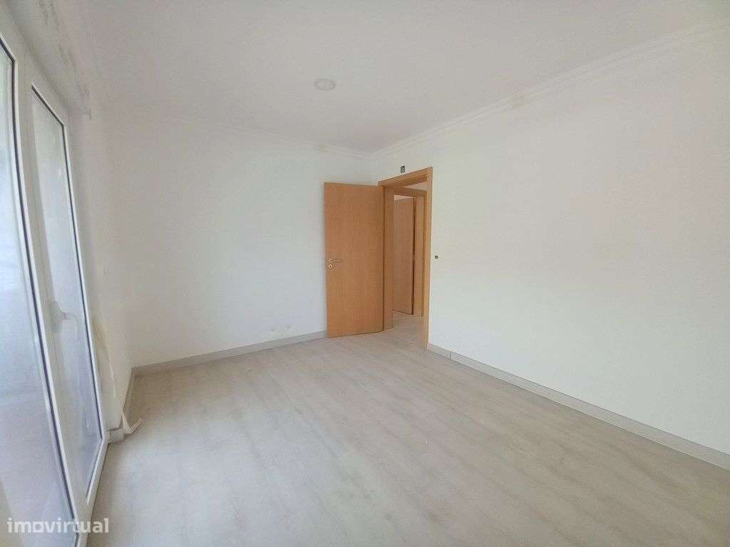 Vivenda Remodelada em Foros de Amora-9