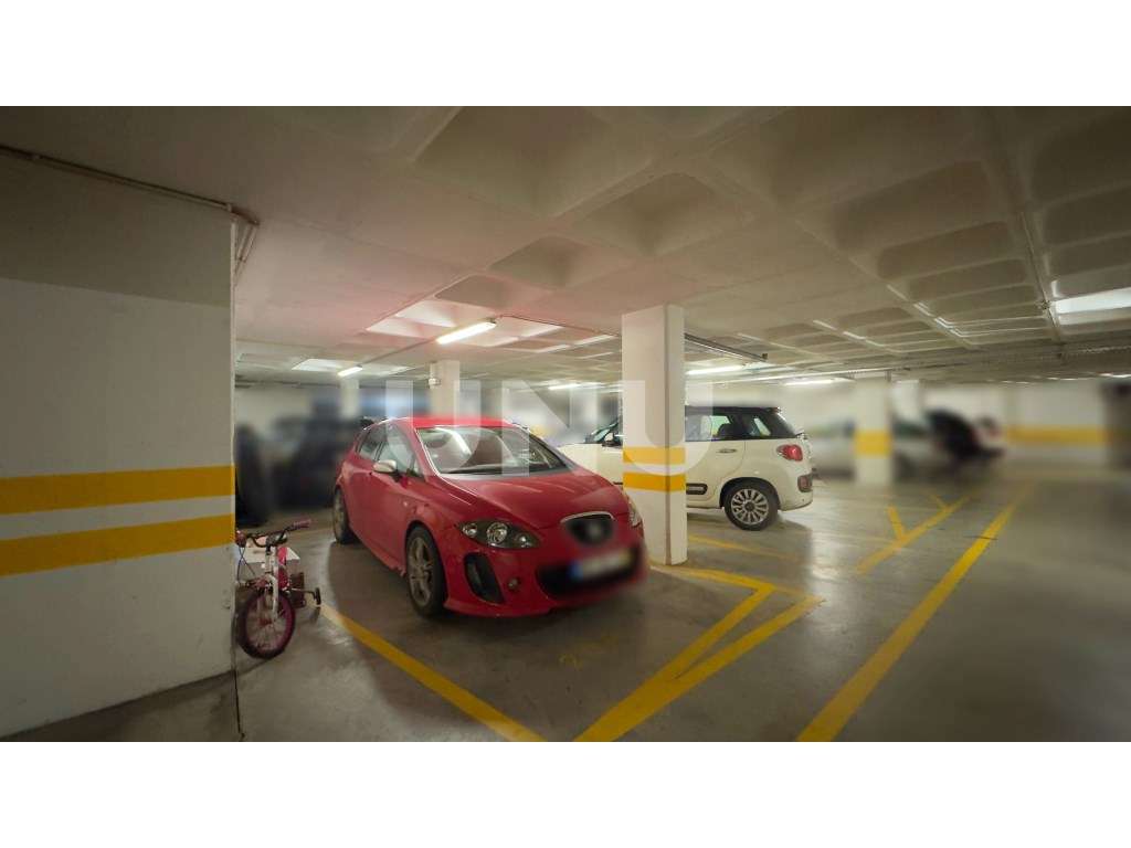 Apartamento T3 no Condomínio Quinta da Cascata, em Vila Franca de X...-16