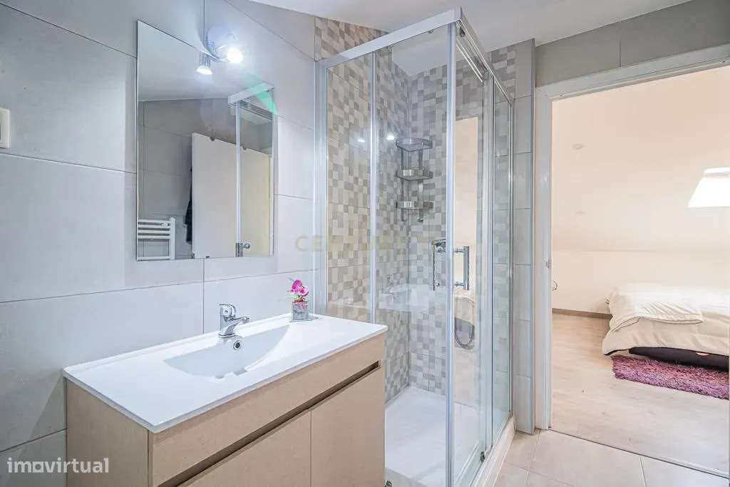 Moradia T6 com Vista para a Cidade em Loures-28