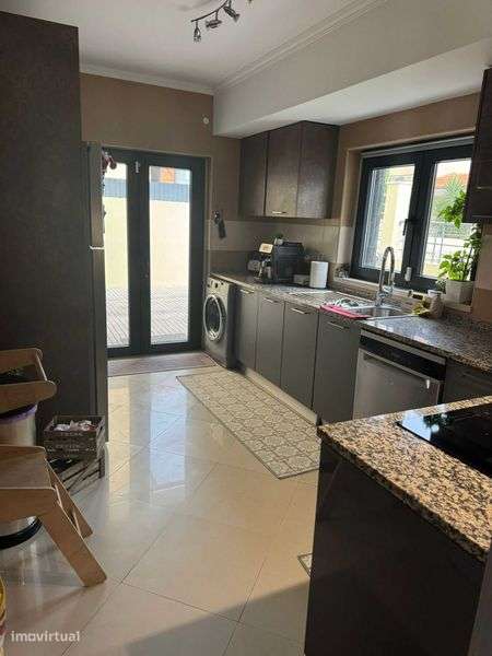 Moradia T4 Independente - Grande imagem: 5/12