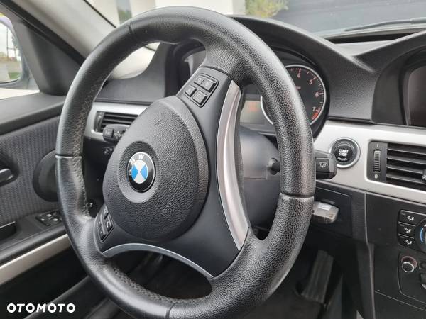 BMW Seria 3 320i - 21