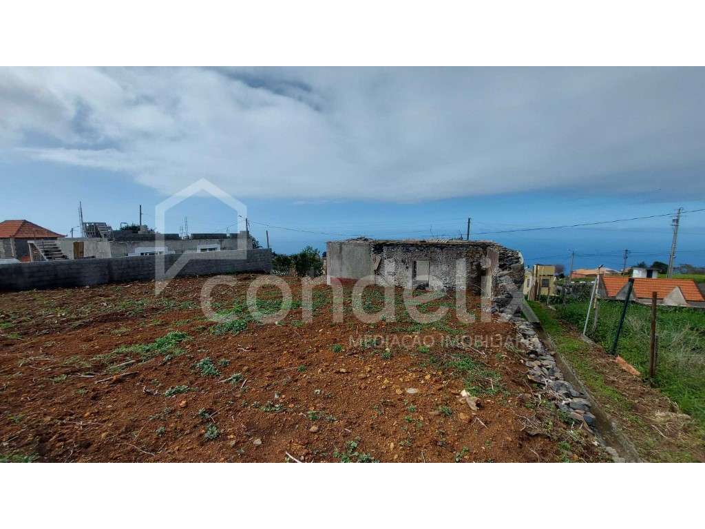 Propriedade para Recuperar com Vista Mar na Ponta do Pargo - Grande imagem: 5/17