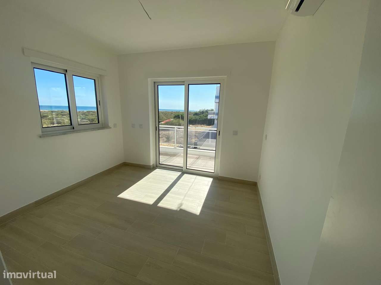 Condomínio Pés na Água T0 e T1 Duplex, na Praia da Lota, Algarve-41